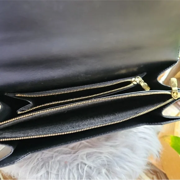 Authentic Louis Vuitton Epi Concorde Handbag - Picture 9 of 13